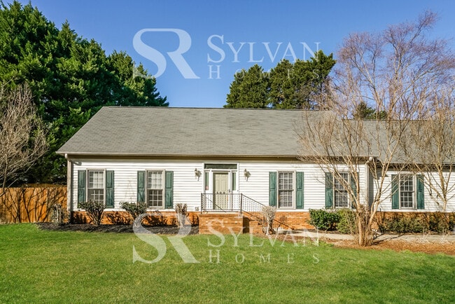 500 N Peace Haven Rd in Winston-Salem, NC - Building Photo - Building Photo