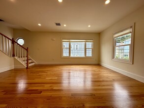 18 Plainfield St, Unit 1 in Boston, MA - Building Photo - Building Photo