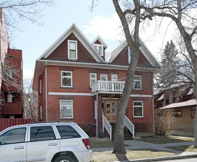 Harvard Apartments in Calgary, AB - Building Photo - Primary Photo