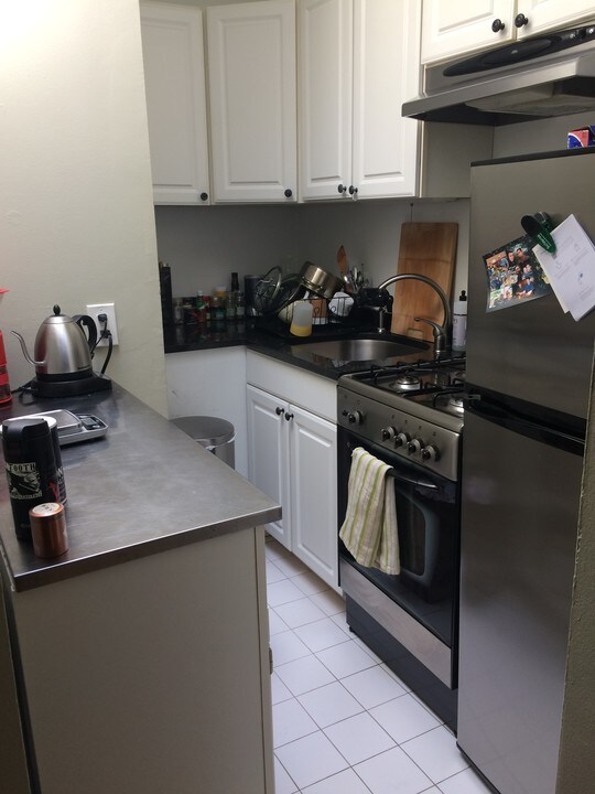 2218 Pine St-Unit -5 in Philadelphia, PA - Foto de edificio