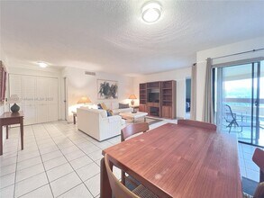 9255 SW 125th Ave in Miami, FL - Building Photo - Building Photo