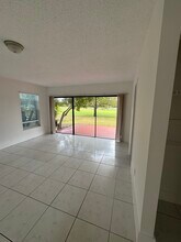 8273 NW 36th St in Sunrise, FL - Building Photo - Building Photo