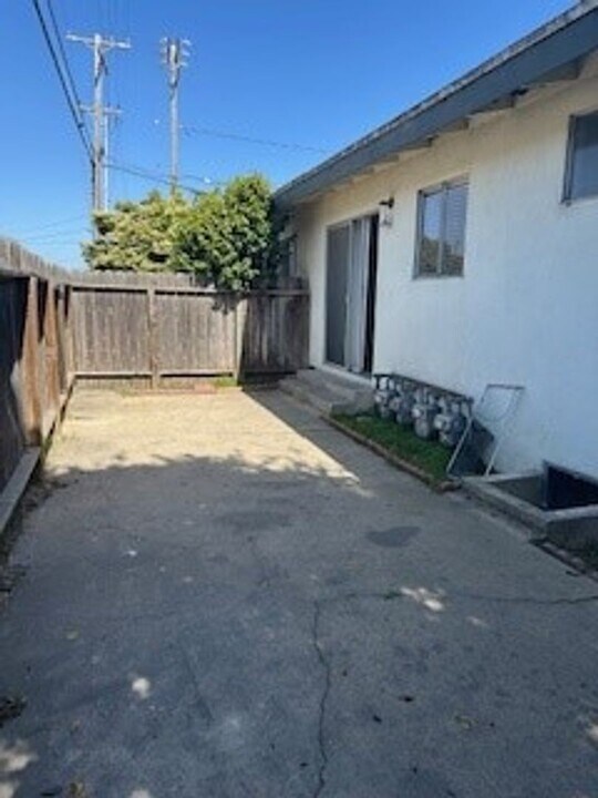 112 S M St in Lompoc, CA - Building Photo