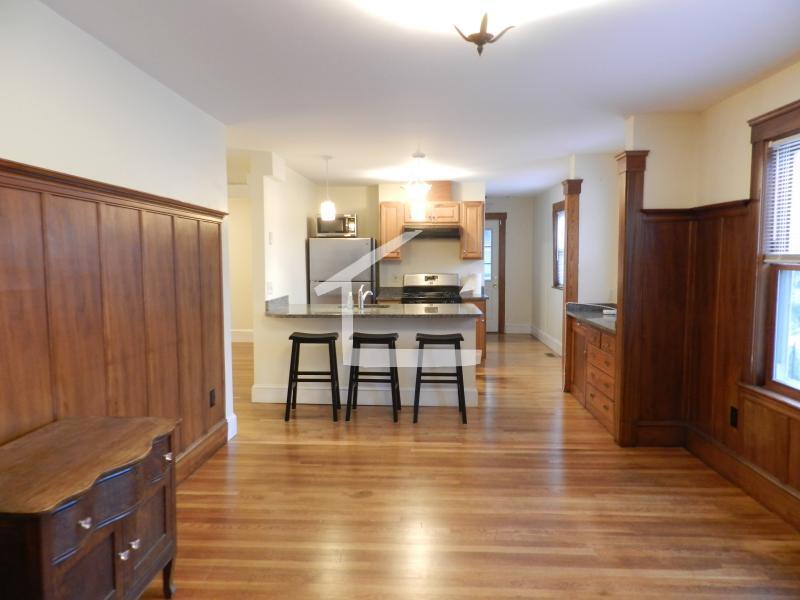 61 Poplar St, Unit 1 in Watertown, MA - Foto de edificio