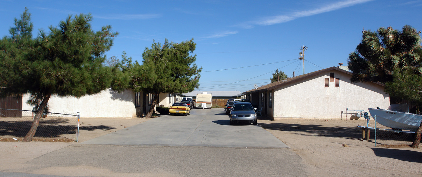 A in Hesperia, CA - Building Photo