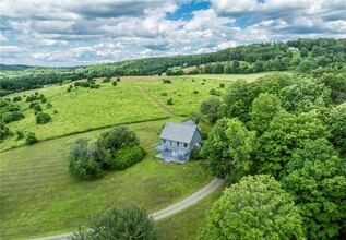 1504 County Rd 83 in Pine Plains, NY - Building Photo - Building Photo