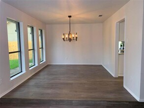 610 Woodlake Cir in Sugar Land, TX - Building Photo - Building Photo