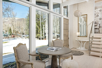 1112 Waters Ave in Aspen, CO - Foto de edificio - Building Photo