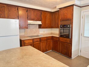 73 Dixon Dr in Clarksville, TN - Building Photo - Building Photo