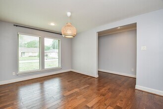5815 Dryad Dr in Houston, TX - Building Photo - Building Photo