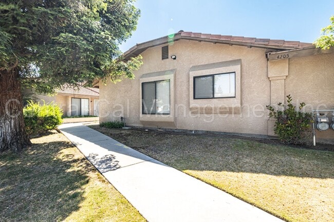 4205 Kilterbury Ln in Bakersfield, CA - Building Photo - Building Photo