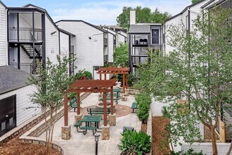 4400 Memorial Dr in Houston, TX - Building Photo - Building Photo