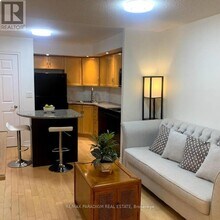 250 Wellington St W in Toronto, ON - Building Photo - Building Photo