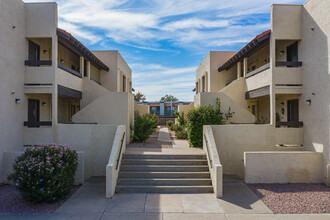 Monte Vista Apartments in Glendale, AZ - Building Photo - Building Photo