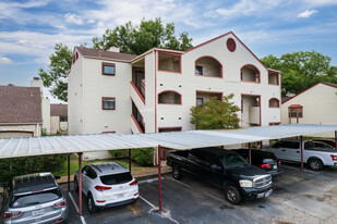 The Paddock Condominiums in Austin, TX - Foto de edificio - Building Photo