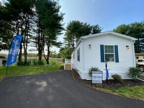 8854 Breinig Run Cir in Breinigsville, PA - Building Photo - Building Photo