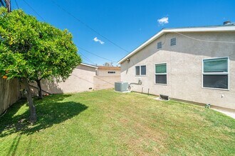 5812 E Killdee St in Long Beach, CA - Building Photo - Building Photo