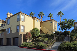 Arezzo Apartment Homes in Escondido, CA - Foto de edificio - Building Photo