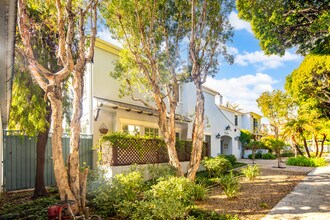 1144 Yale St in Santa Monica, CA - Building Photo - Building Photo