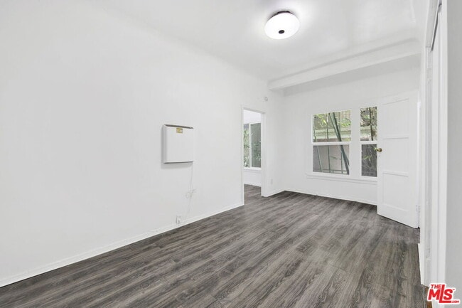 property at 225 E Garfield Ave