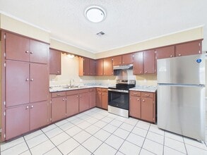 906 Cecile Blvd in Breaux Bridge, LA - Building Photo - Building Photo