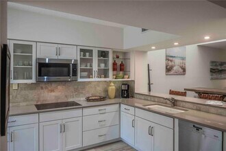 1912 Harbourside Dr in Longboat Key, FL - Building Photo - Building Photo