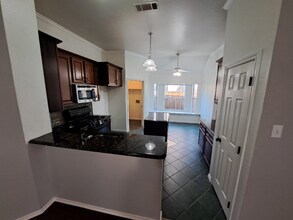 2512 Crystal Falls Dr in Mesquite, TX - Building Photo - Building Photo