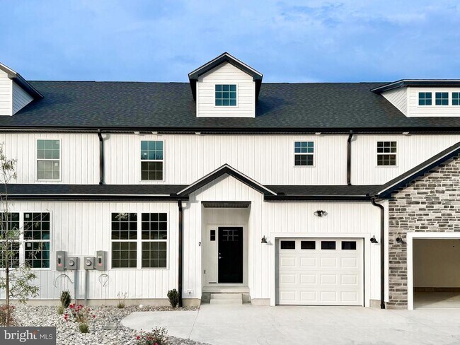 property at 7 Valhalla Ct