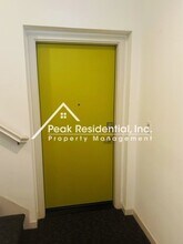 437 Lug Ln in Sacramento, CA - Building Photo - Building Photo