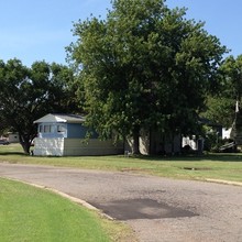 All Seasons Mobile Home Park in Great Bend, KS - Foto de edificio - Other