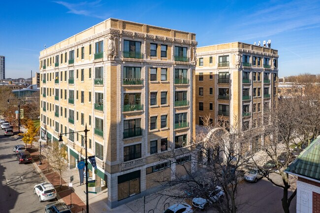 Broadmoor Apartments in Chicago, IL - Foto de edificio - Primary Photo