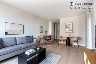 215 E 95th St in New York, NY - Building Photo - Building Photo