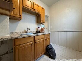 6 Priesing St, Unit 3 in Boston, MA - Building Photo