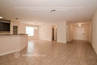 719 Lake Douglas Dr in Groveland, FL - Foto de edificio - Building Photo