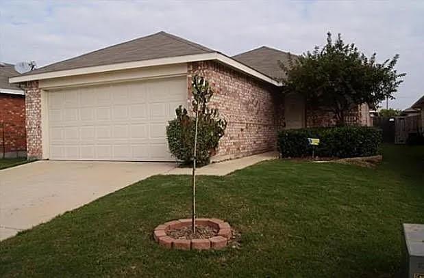 8844 Quarry Ridge Trail in Fort Worth, TX - Building Photo