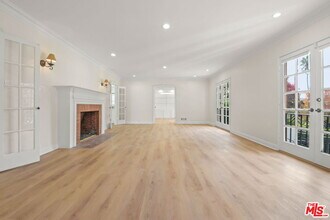 500 Warner Ave in Los Angeles, CA - Building Photo - Building Photo