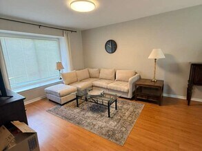 2338 Woodview Ln in Naperville, IL - Building Photo - Building Photo