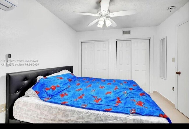 7420 SW 31st St in Miami, FL - Foto de edificio - Building Photo