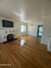 2211 N Campbell St in El Paso, TX - Building Photo - Building Photo