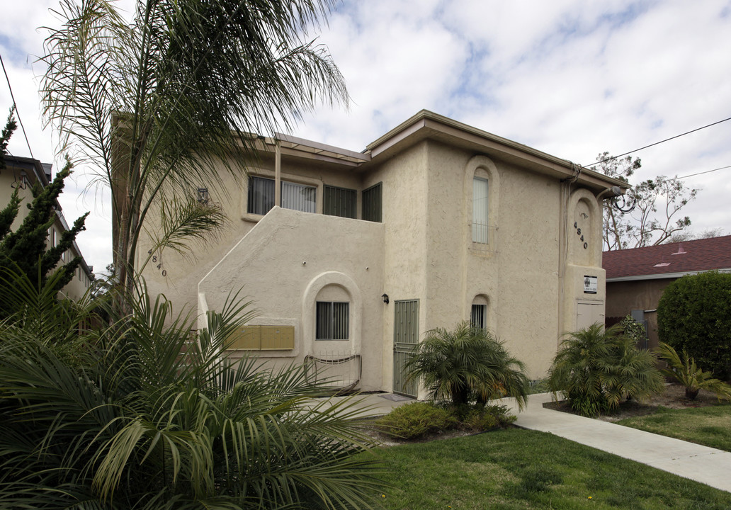 4840 W Mountain View Dr in San Diego, CA - Building Photo