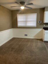 2606 Crums Ln in Louisville, KY - Foto de edificio - Building Photo