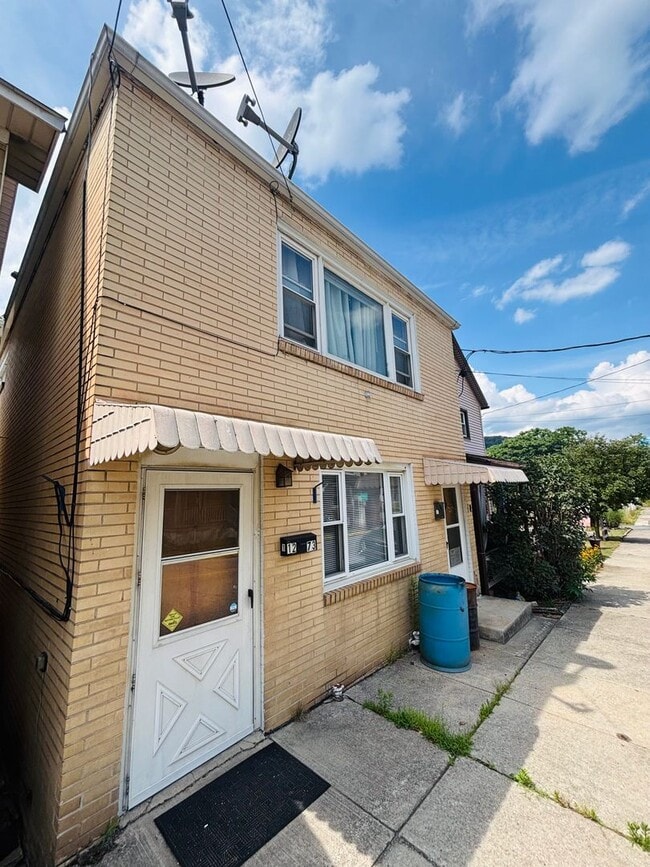 property at 1273 Main St
