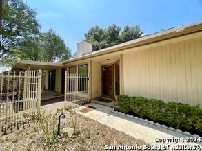 2968 Wood Cir in San Antonio, TX - Building Photo - Building Photo