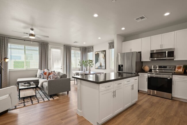 Moderne at Roosevelt