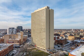 Noble Square Cooperative in Chicago, IL - Foto de edificio - Primary Photo