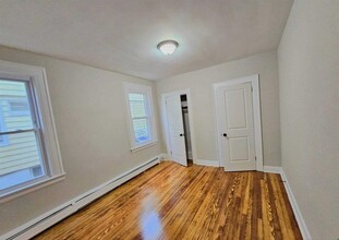 8 Boyden Pkwy S in Maplewood, NJ - Foto de edificio - Building Photo