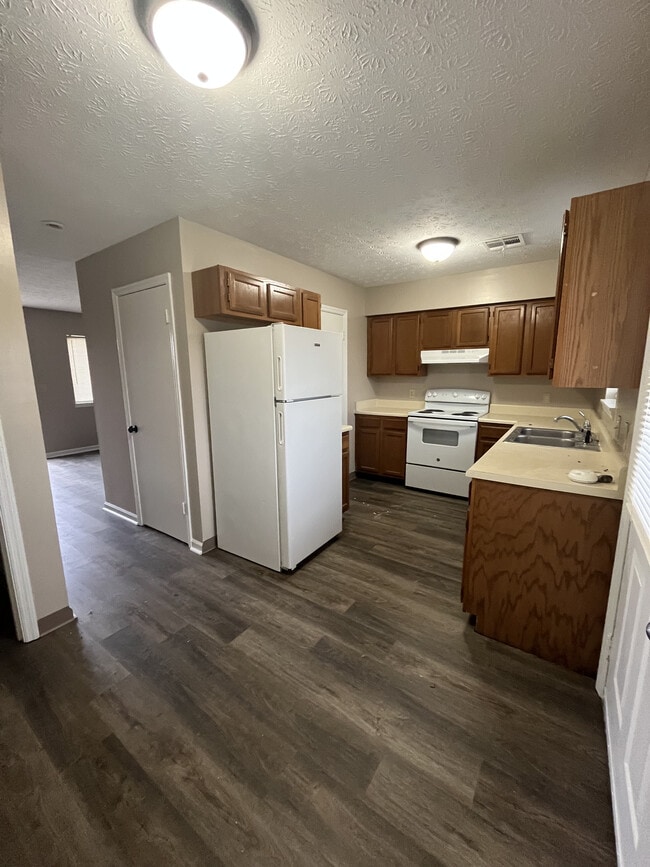 Tanasi Bend Apartments in Madisonville, TN - Building Photo - Building Photo