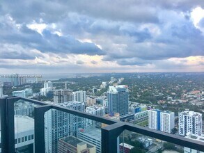 88 SW 7th St, Unit 3402 in Miami, FL - Building Photo - Building Photo