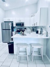 1724 NE 8th Pl in Cape Coral, FL - Building Photo - Building Photo