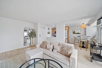 2464 Prince Edward St in Honolulu, HI - Building Photo - Building Photo